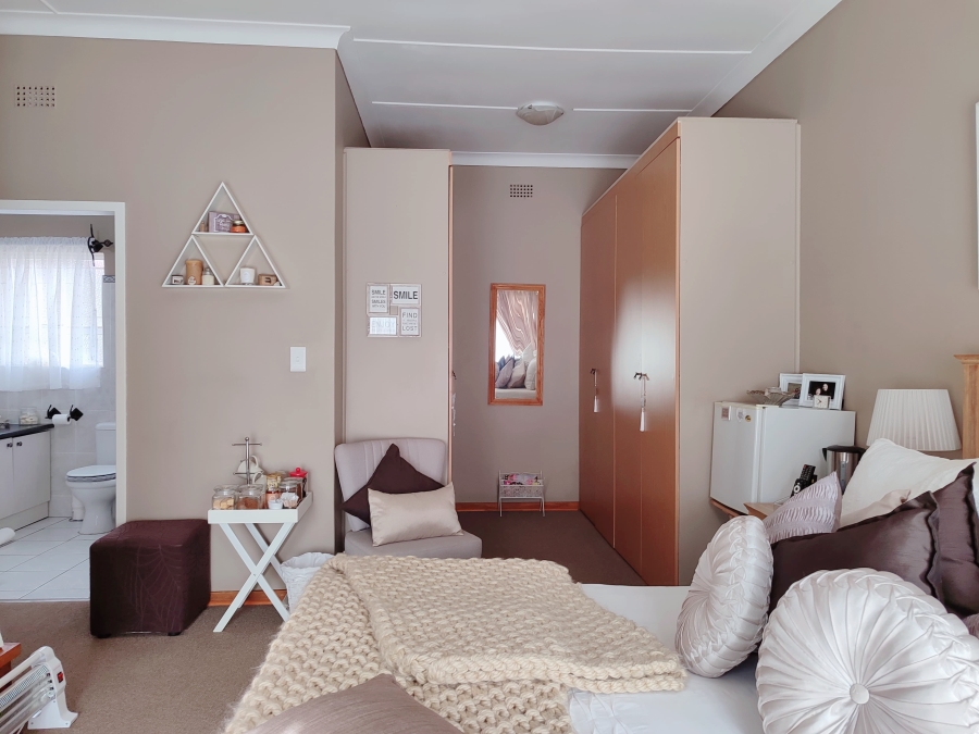 4 Bedroom Property for Sale in Wilkoppies North West